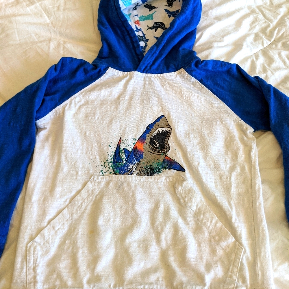 Boys long-sleeve, hooded shark t-shirt, size 4/5